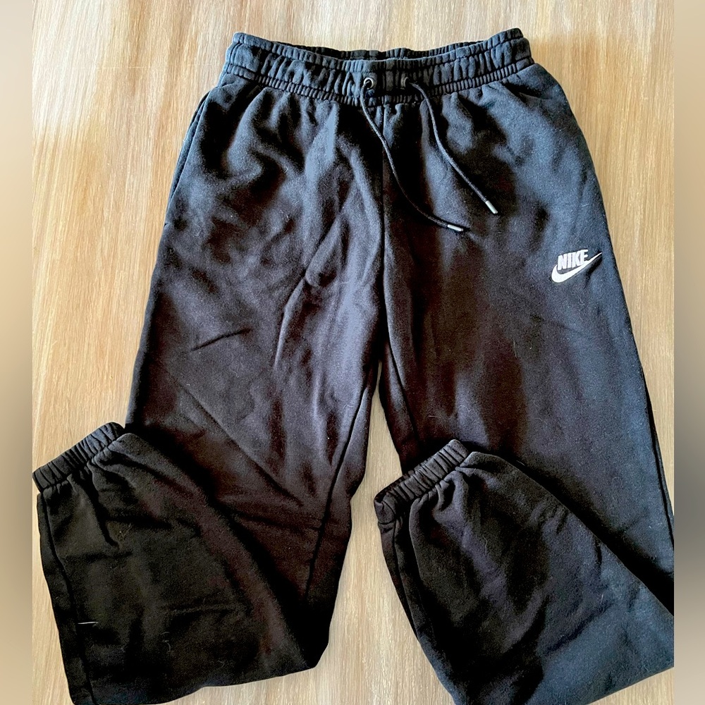 Nike women’s Solo Swish Black sweatpants - size XS